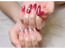 丁寧な技術で長持ちするネイルデザインが好評