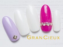 クアトログランシュ 青葉台(QUATRO×GranCieux)/ラインストーンネイル／6500円