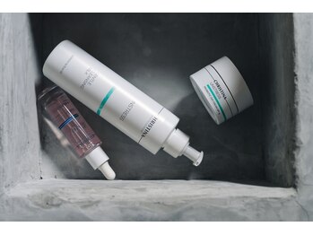 キュー(qu')/CHRISTINA(クリスティーナ)