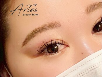 アリーズ 心斎橋店(Aries)の写真/眉毛の流れを整え濃さを調整♪【ハリウッドブロウリフト¥5500】理想の美眉でメイク時間短縮&目元の印象UP!