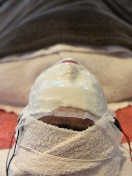 ロペス(Lopez)の写真/【本気の肌育】乾燥・赤みを徹底ケア!エンビロンの独自技術を用いたイオン導入で、吸い付くような潤い肌