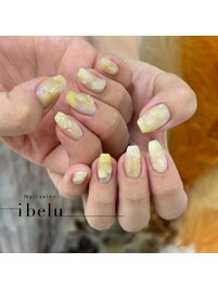 イエロー　ニュアンスネイル