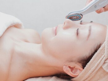 BeautyWellness salon FUL【毛穴/小顔/美肌/くすみ/シワ/リンパ/肩こり/よもぎ蒸し】の写真/【本気の毛穴ケア¥4000~】美容機器で汚れをオフしてクリアな肌へ♪施術後の圧倒的な肌触りに感動体験!