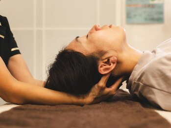 ルクラ(Lucura)の写真/《カイロ×エステ》骨の歪みを正してからのエステは結果が違います!ボキボキしない身体に負担の少ない施術