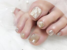 asymmetry foot nail