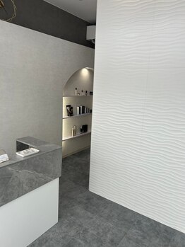 サロン レーヴェ(Salon LOWE)/店内：受付