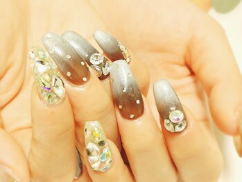 ネイル クルール(Nail Couleur)/ストーンいっぱいキラキラNail!