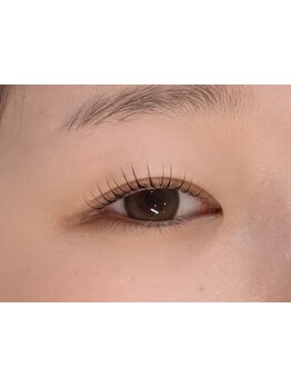 クールな目元にしたい