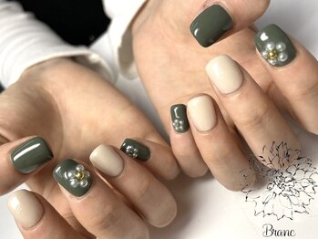 フラワーショートネイル