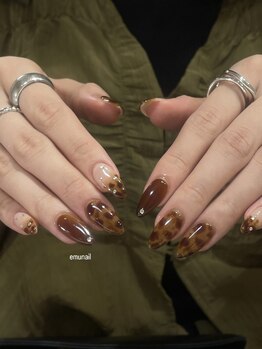 エム ネイル(emu nail)/べっ甲ネイル☆