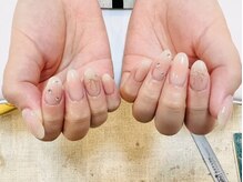ユミ(Umi)の雰囲気（綺麗マグネット＋フラッシュネイル）