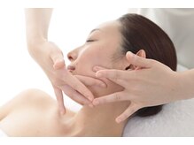 サンスターサレーヌ フェイシャルサロン 高田馬場駅前店/4)フェイシャルマッサージ