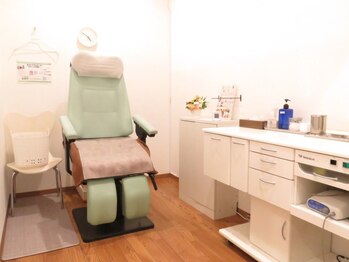 足のトラブルセンター 新札幌店/フットケア用の特注チェア