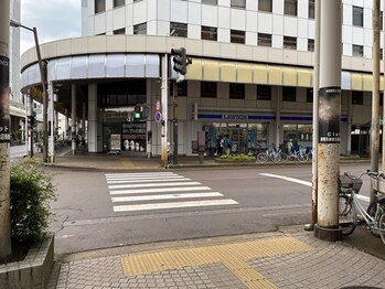 ビューステージ アイブロウサロン 長岡/1階ローソンさんのビルです！