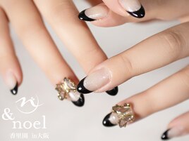 韓国ブラックフレンチネイル