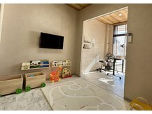 ルーツ(Roots)の雰囲気(ママさんに嬉しい!広々キッズスペース完備★お子様連れ歓迎◎)