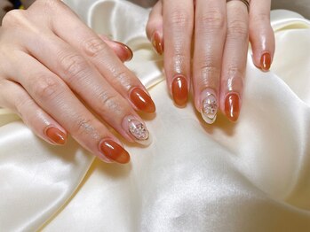 モグネイル(Mogunail)/10月定額A ブローチネイル