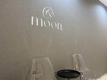 アンドムーン(&moon.)の写真/【心斎橋駅徒歩5分/夜23時まで営業】眉毛のお手入れ、ホワイトニングなどのトータルケアができるサロン★