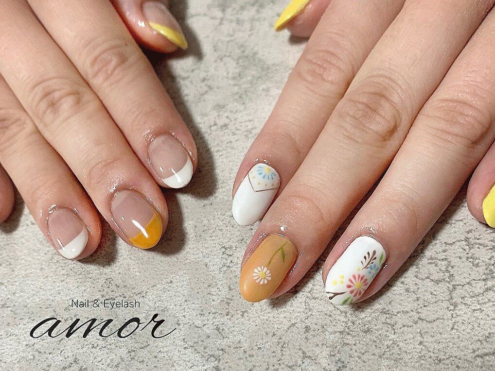 モアゼル⭐︎　　サロン受付カウンター　美容室/アイラッシュ/ネイル リシェルアイラッシュアンドネイル横浜 | 東京 | 美容室・美容院