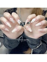 オーラネイル(Aura Nail)/ちゅるん白ビジュー