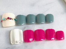 サロンアール(Salon R)/ワンカラー＋親指アート2本