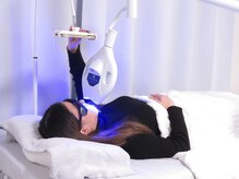 ホワイトベース(White Base)/施術中