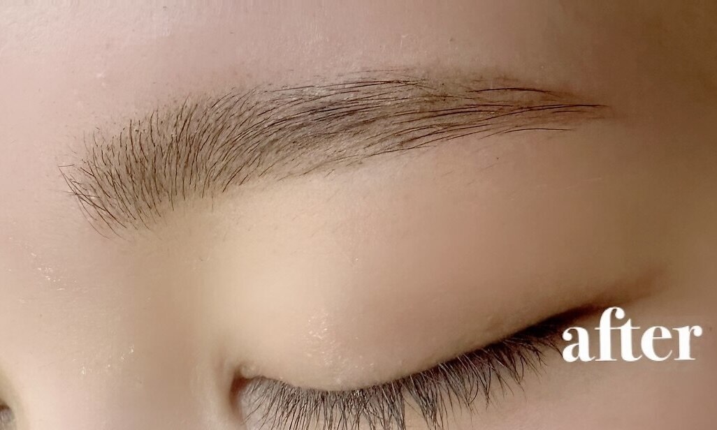 【眉毛】美眉毛Wax（眉毛wax脱毛＋カット）￥5500