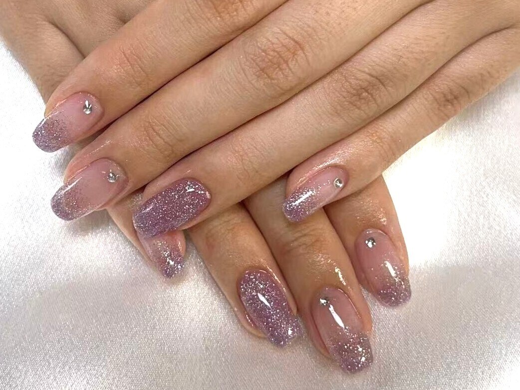 2025年-2026年冬トレンド】パープル ガーリーのネイルデザイン集｜人気