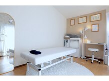 初めてに方にも安全な施術を心がけています。落ち着いた空間♪