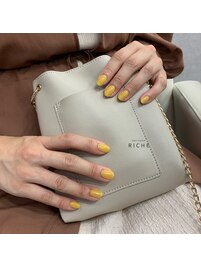秋のマスタードカラーネイル