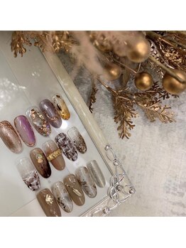 ラリュールネイル(L'Allure nail)の写真/大人可愛いアートもおまかせ◎300種類以上から選べる定額が人気!手描きアートデザイン豊富★定額Art¥7000～