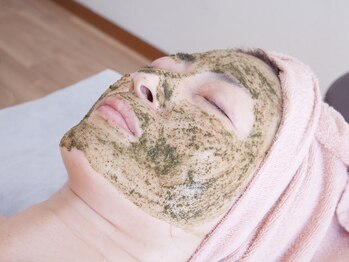 モア 多治見店(MORE)の写真/高校生～60代でも効果を実感！毛穴フェイシャルでうるおいあふれる水光肌に♪