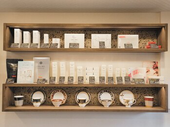 スリールドマジック(sourire de magic)/商品とカップ