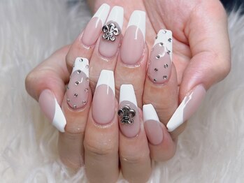 セリシール(Cericier)/白フレンチデザインネイル♪