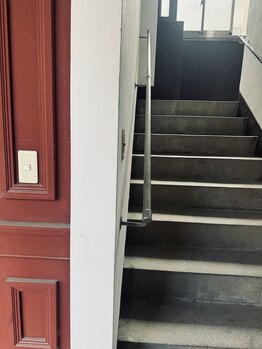 ピラティスコパー(Pilates Copar.)/広めの階段