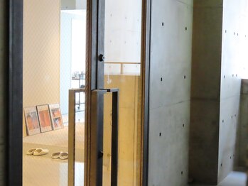 フェイスネイル(face＆nail)/サロン入り口はこちら
