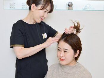 イーズ/リバイタ グランツリー武蔵小杉店/頭皮の色と頭皮環境をチェック