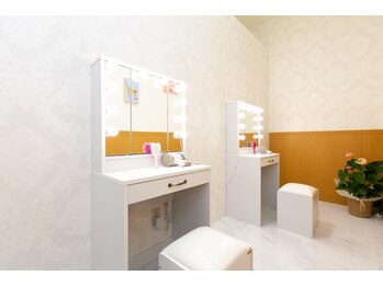 アデージョ アデオス(Ade-jyo.Adeosu)/ドレッサールーム♪