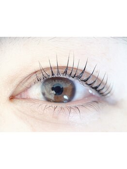 ナチュラル上品な目元にしたい