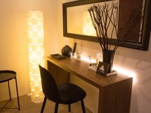 キリンの昼寝/＜Room A＞