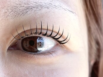 ローナ(salon)の写真/【スピーディー施術×高技術!もちの良さ◎】盛りすぎない仕上がりで大人女性に大人気☆アイブロウもOK