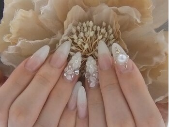 ネイルサロンミキ 横浜(MIKI)/スカルプ3D花アート乳白色グラデ