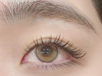 ドーリーラッシュ イオンモール宮崎店の写真/人気のニュアンスカラーエクステ導入店★ブラウンカラーで目元に自然な透明感をプラス