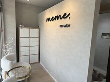 一人ひとりに似合う目元をご提案【待ち合い】