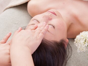 サロン はな(Salon)の写真/【完全個室】全身アロマリンパ＆フェイシャル130分12000円◎こだわりのアロマと熟練技で極上の癒しを♪