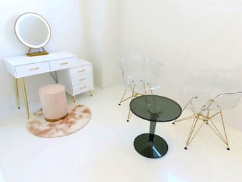 サロン ド ラリュール(Salon de L'Allure)/待合室