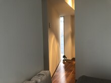 めぐる/サロン内の様子