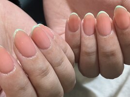細フレンチネイル