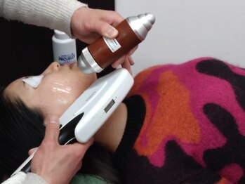 なかの鍼灸整骨院の写真/【光フェイシャルで透明感のあるお肌へ！】お肌のお悩みを改善◎お顔の印象がグッと明るくなります♪