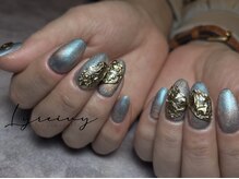 リライヴィー(Lyreivy)/アンティークネイル